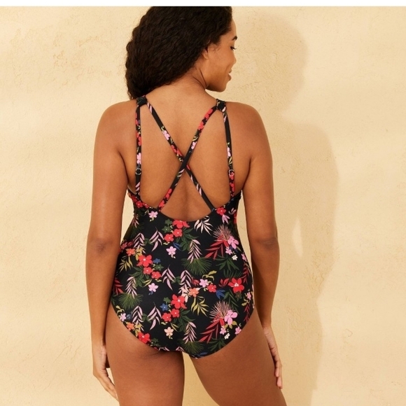 Shade & Shore Women's Ruched Highneck Full Coverage One Piece Swimsuit - Picture 5 of 9